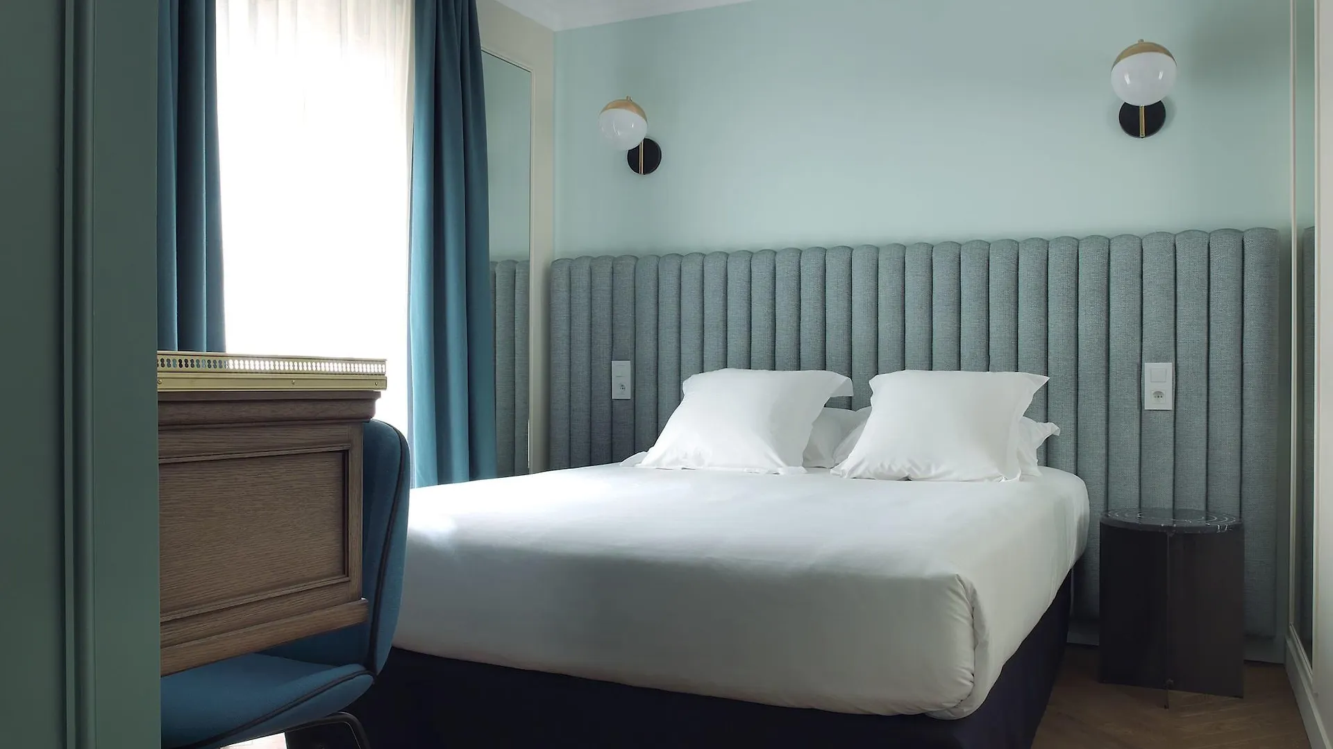 פריז Hotel Bachaumont 4*,
